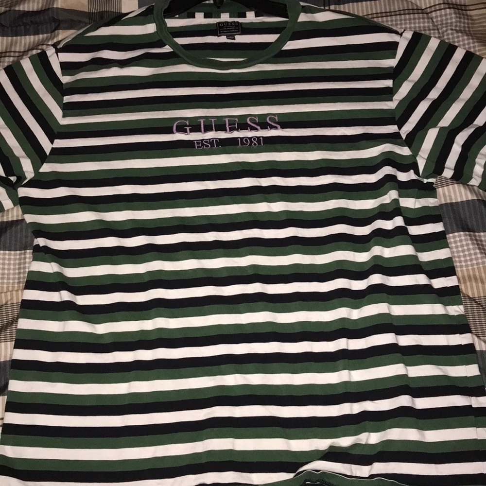 Guess T-shirt